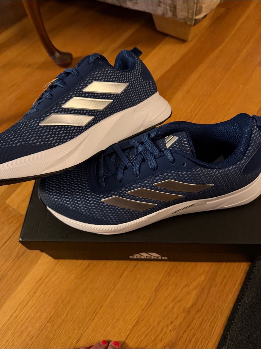 Adidas Navy Blue White Men's 8.5; womens 10 Sneakers silver stripes w box